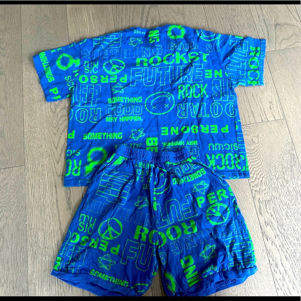 Blue & Green Kids Matching Set - Trendy Graphic Tee & Shorts